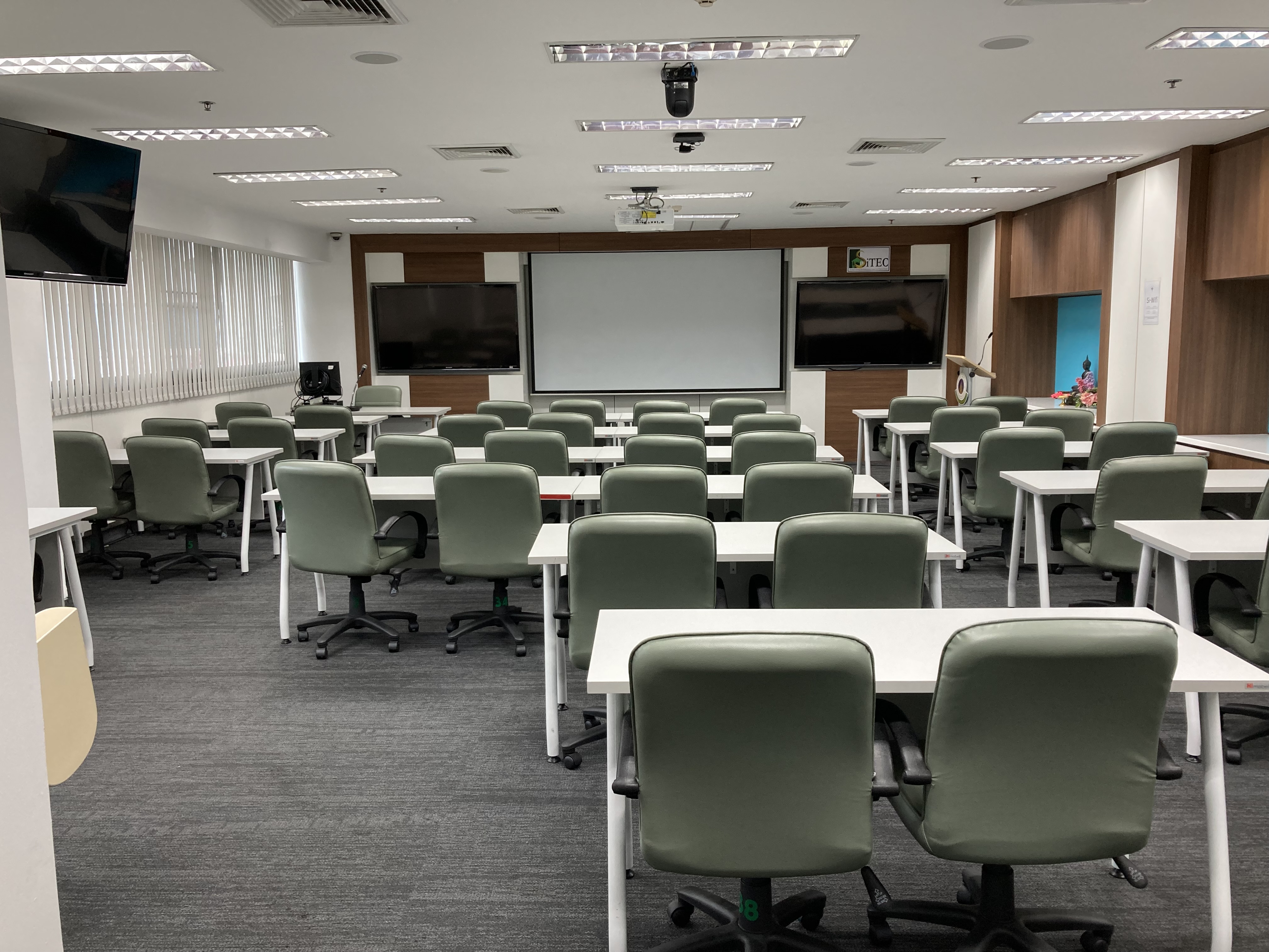 ห้องบรรยาย 40 ที่นั่ง